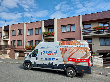 Izolace rodinného domu s pultovou střechou v Klatovech